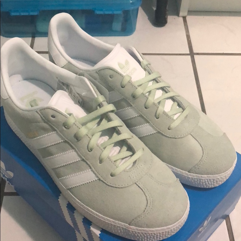 Green Gazelle J (NEVER BEEN USED!!!)